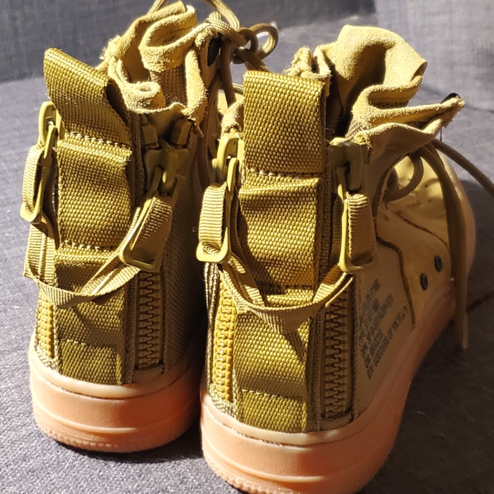 Nike SF AF1 Air Force Mid Boots 5Y